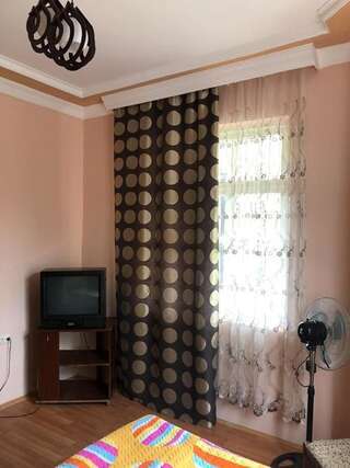 Гостевой дом Guest House RAUL Батуми Четырехместный номер Делюкс-5