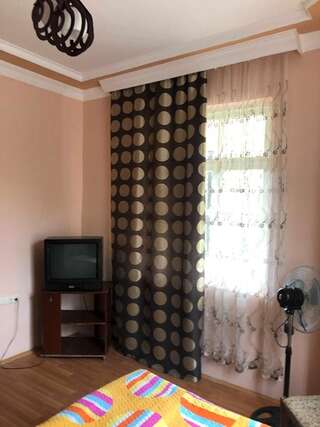 Гостевой дом Guest House RAUL Батуми Четырехместный номер Делюкс-8