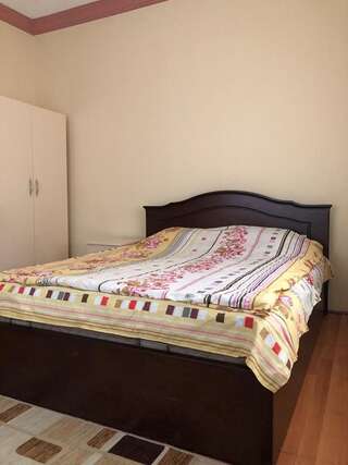 Гостевой дом Guest House RAUL Батуми Большой двухместный номер с 1 кроватью или 2 отдельными кроватями-3